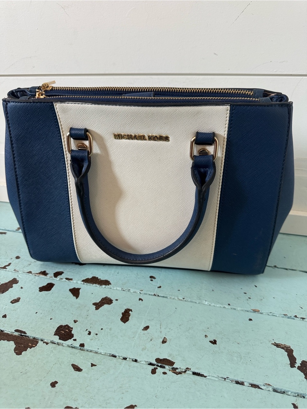 Michael Michael Kors Blue and Cream Sutton Bag.